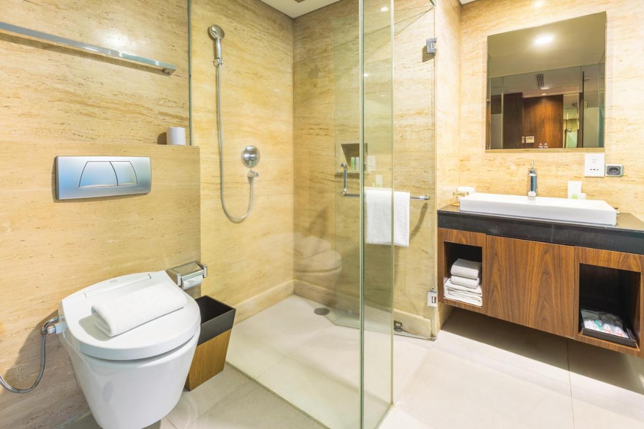 Deluxe Room with Free 60 Minutes Spa treatment for 2 persons (not valid for Facial and Nail treatment)